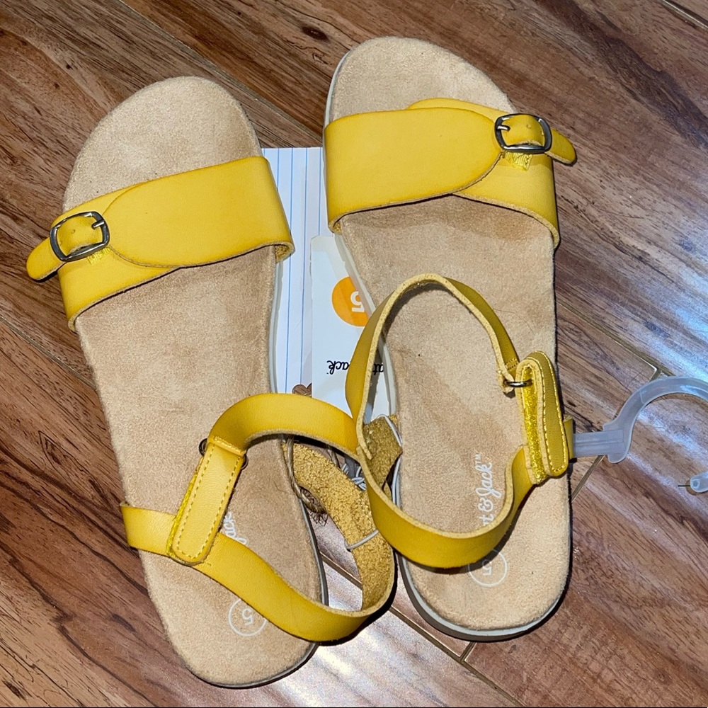 🌹Girls‎ dressy Sandal mustard/camel/yellow kids size 5